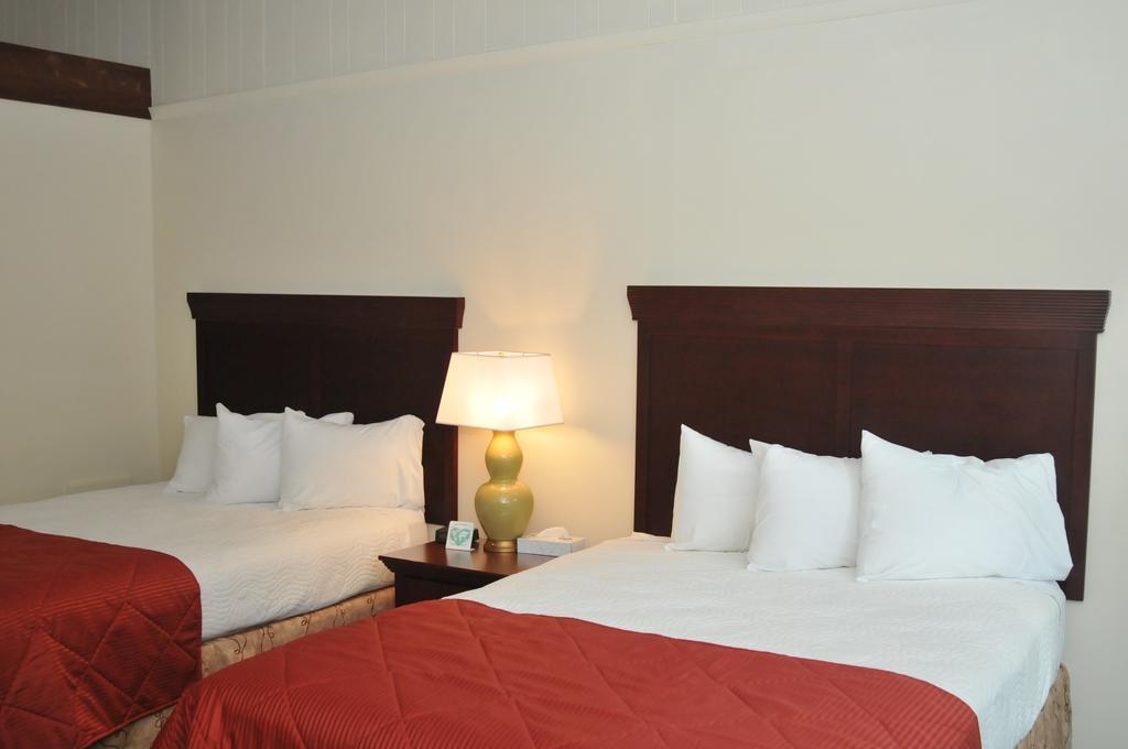 Tea Island Resort Lake George